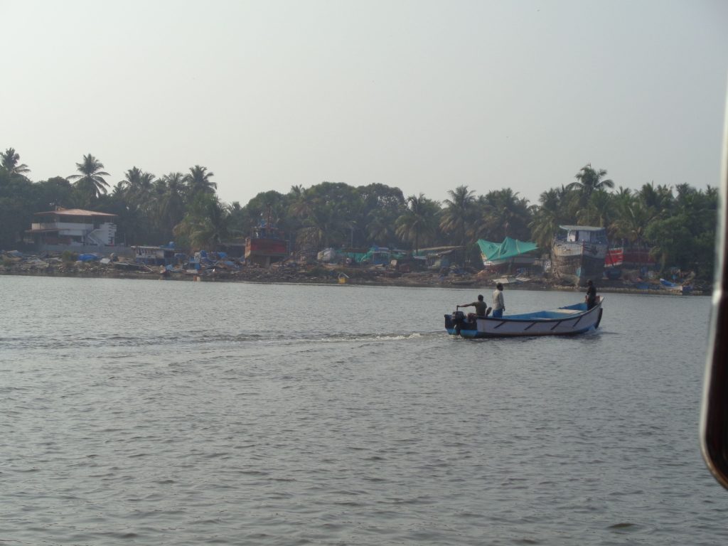fishermen on boat mangaluru