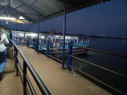 Boloor Terminal Building Image from inside