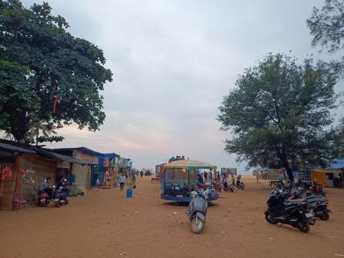 ullal beach entrance gate view